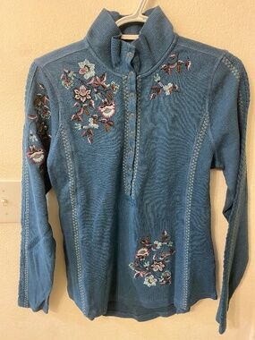 Women’s long sleeve